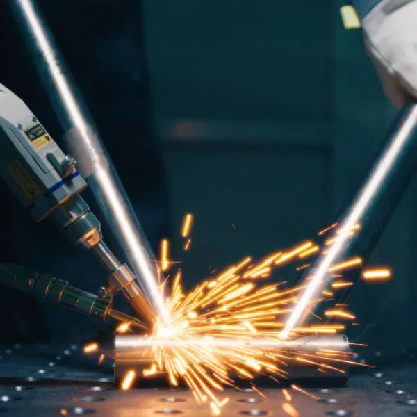 Saldatura laser manuale con THEO