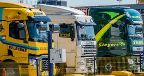 le-consortium-hytrucks-vise-a-mettre-en-circulation-300-camions-a-hydrogene-en-belgique-ici-2025-banniere